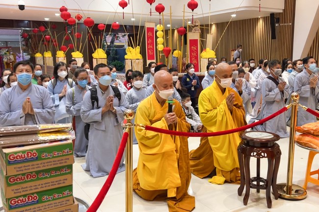 Chùm ảnh mồng một Tết Nhâm Dần